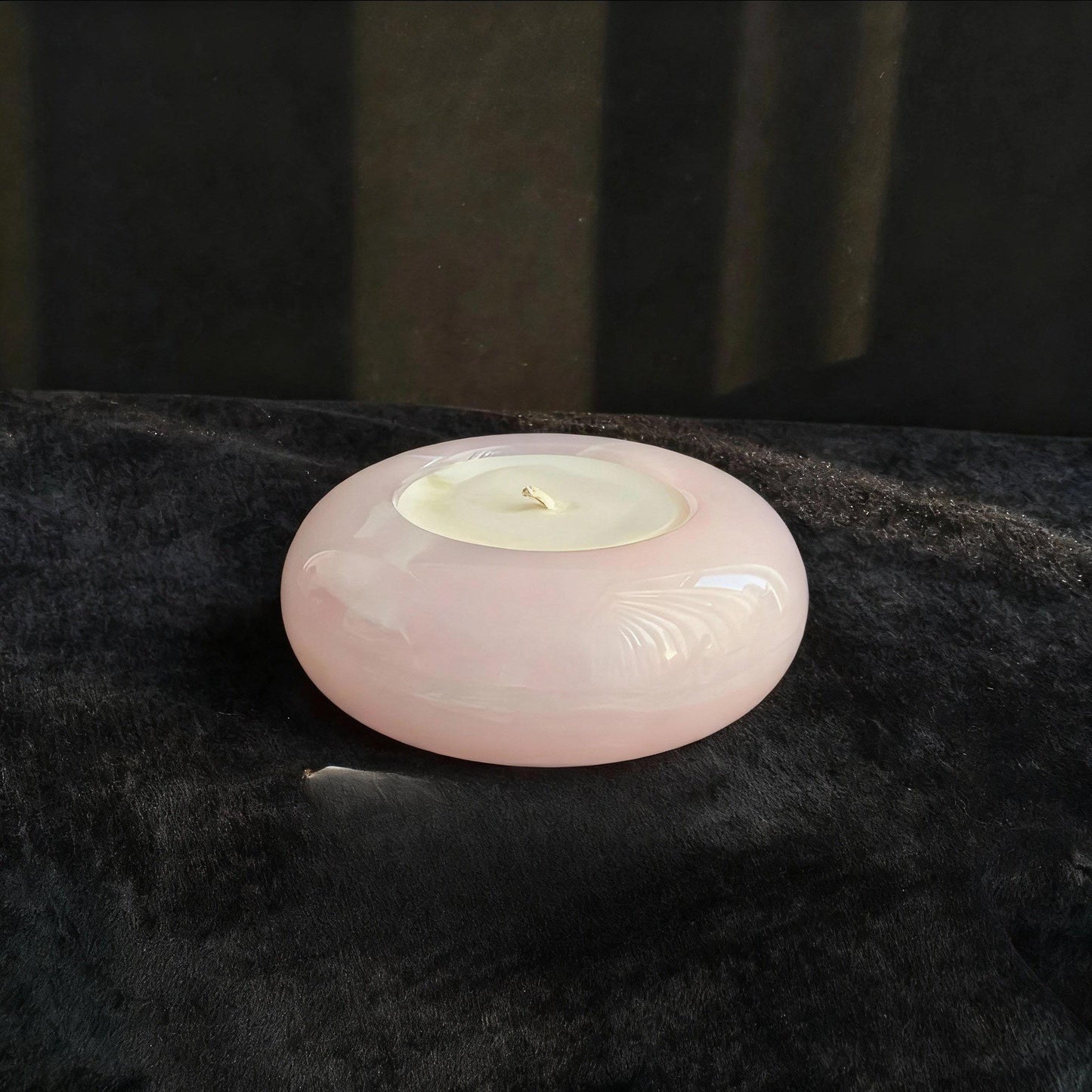 Artisan Rose Quartz Aromatherapy Candle – Smooth Round Stone Holder – Handcrafted Soy Wax Candle, Romantic Home Decor