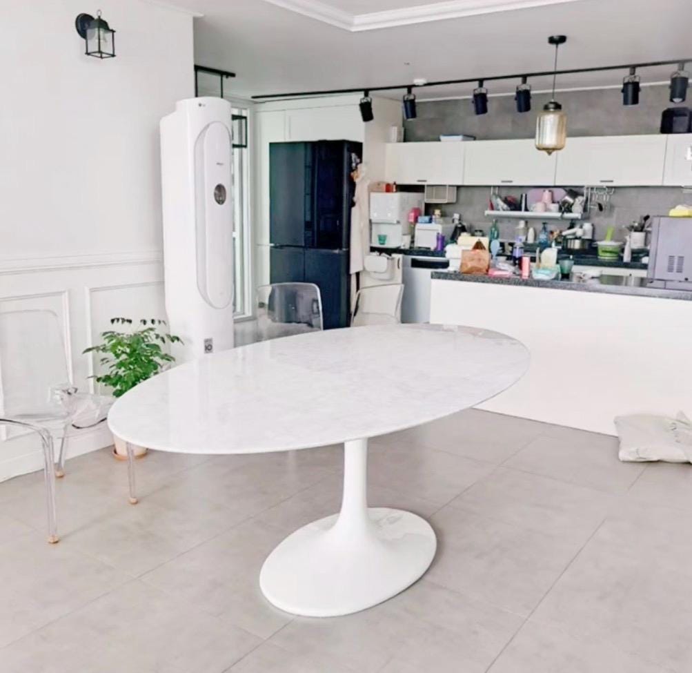 Oval Natural Italy Green Marble Dining Table: Mid-Century Modern Aluminum Base