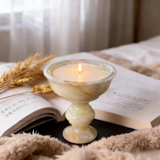 Natural marble scented candles create a romantic and pleasant atmosphere, making them perfect holiday gifts for relaxation, bathing and yoga