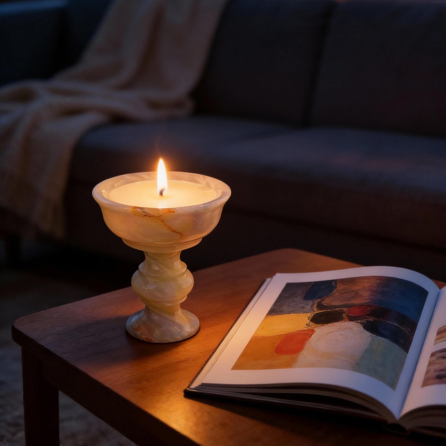 Natural marble scented candles create a romantic and pleasant atmosphere, making them perfect holiday gifts for relaxation, bathing and yoga